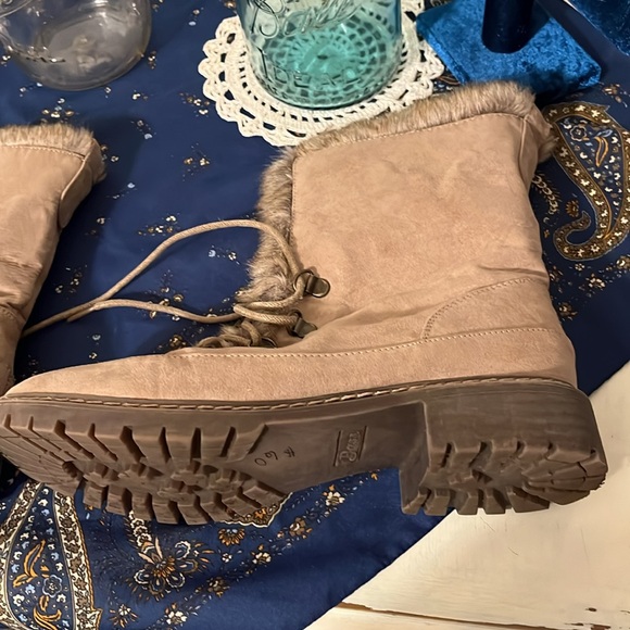 Bass Angelica faux fur lined boots, used but in like new condition, size 8 - Picture 8 of 13